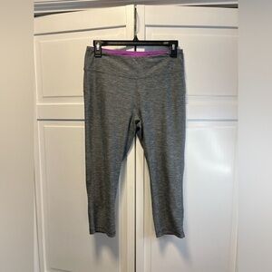 Marika Sport Women’s Capri/Cropped Yoga Leggings Size Medium Color Gray